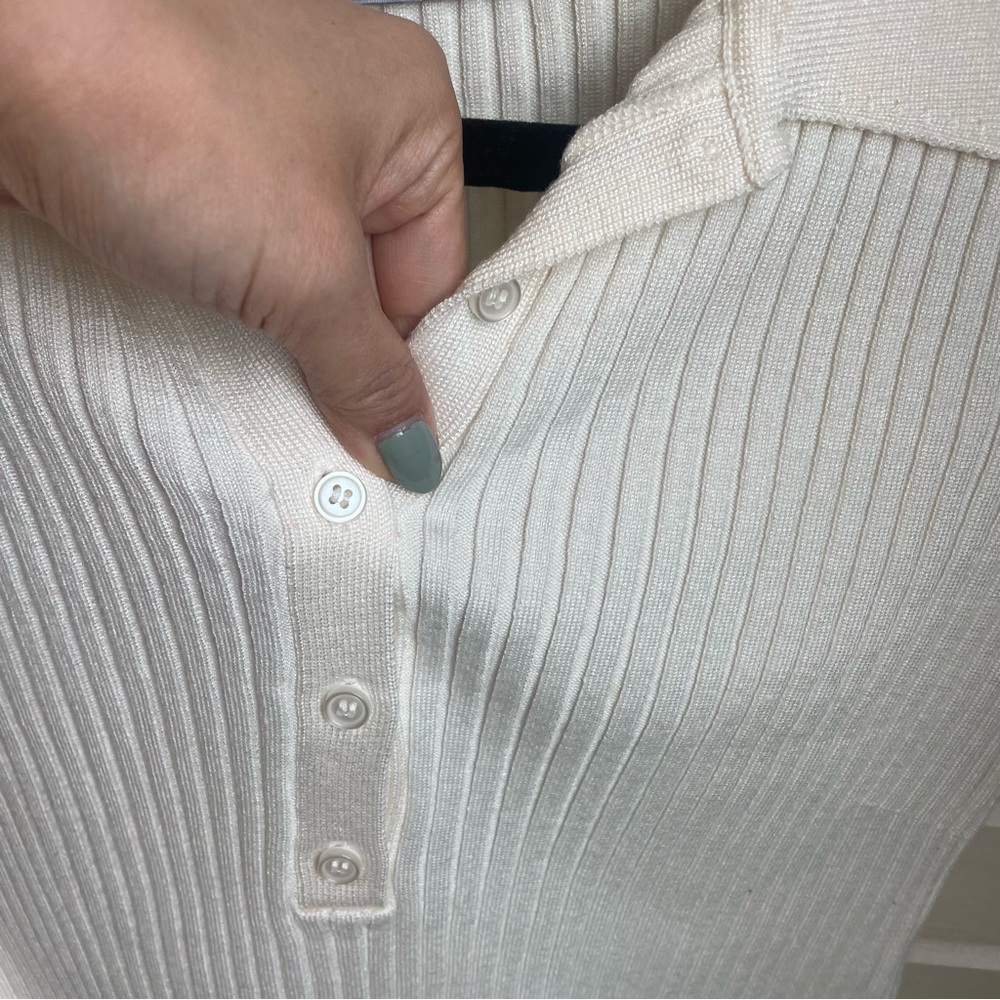 Cropped Collared Sweater - Picture 9 of 10